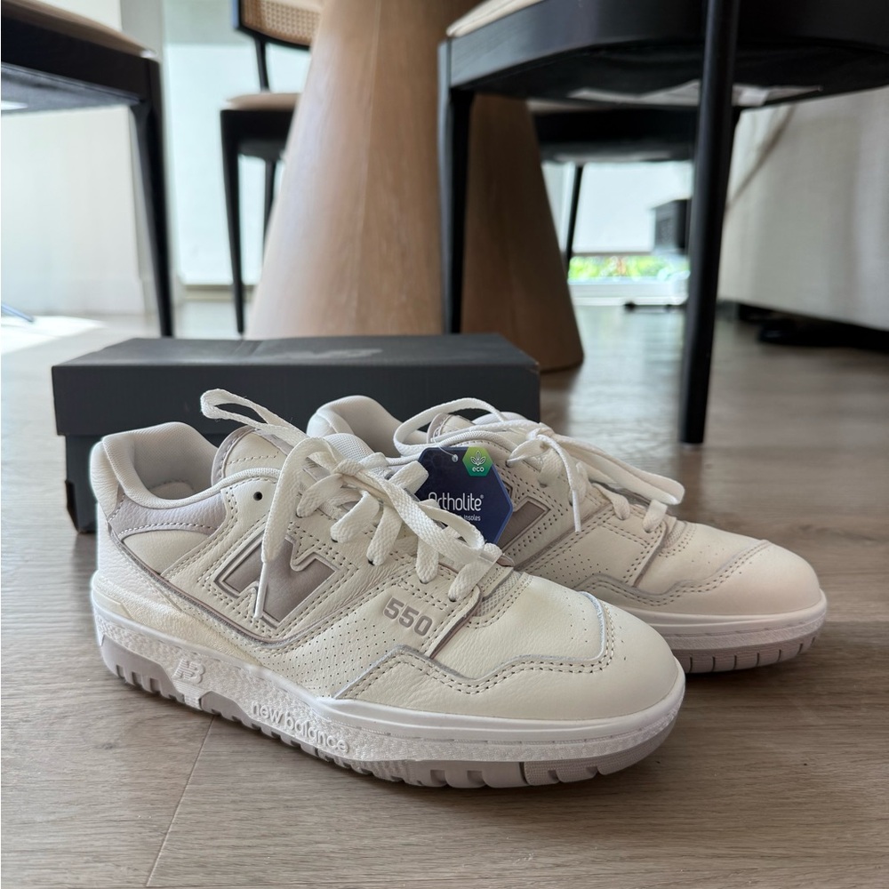 New Balance 550 Women’s 8 NWT